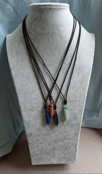 Geslepen Edelstenen punt / pendel hanger aan Koord. beschikbaar voor biedingen