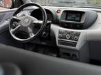 Nissan Almera Tino 1.8 Acenta Cruise Clima Trekhaak, 65 €/maand, Stof, 4 cilinders, 700 kg