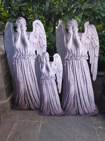 Groot Doctor Who Weeping Angels beschikbaar voor biedingen