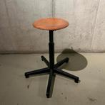Vintage jaren ‘60 verstelbare kruk, Ophalen, In hoogte verstelbaar, Gebruikt, IJzer