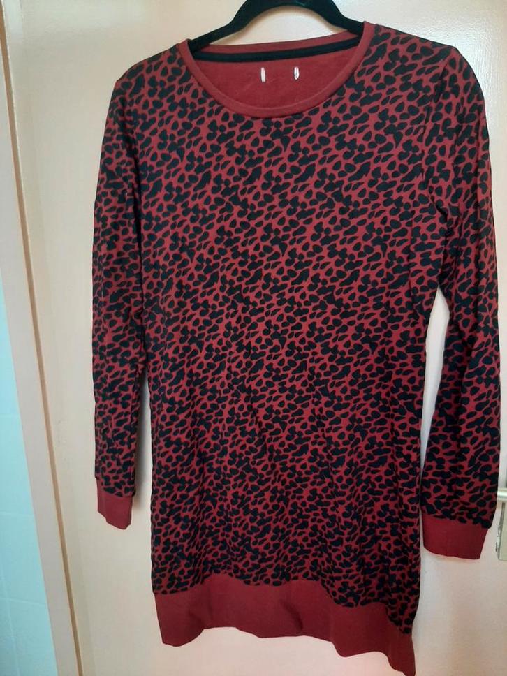 Panterprint Jurkje - Maat M, Kleding | Dames, Jurken, Zo goed als nieuw, Maat 38/40 (M), Rood, Boven de knie, Ophalen of Verzenden