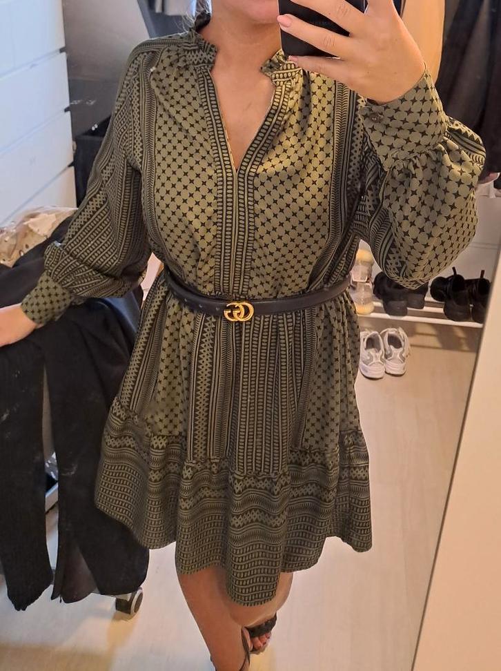 Legergroene jurk., Kleding | Dames, Jurken, Zo goed als nieuw, Maat 34 (XS) of kleiner, Groen, Boven de knie, Ophalen of Verzenden