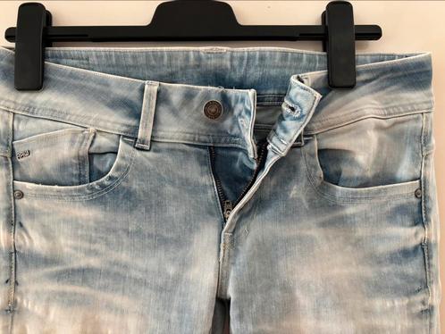 G star RAW gebleekt maat 29/32, Kleding | Dames, Spijkerbroeken en Jeans, Zo goed als nieuw, W28 - W29 (confectie 36), Blauw, Ophalen of Verzenden