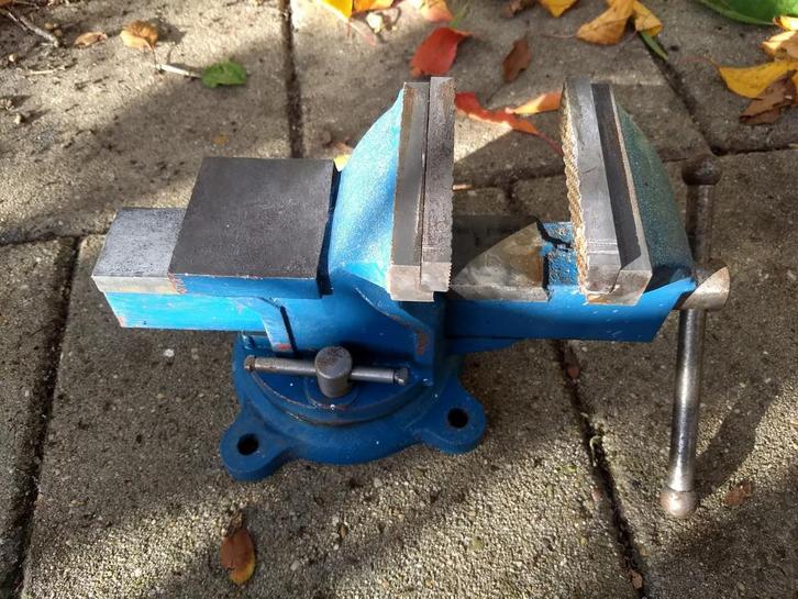 Bankschroef Etau, draaibaar, Doe-het-zelf en Verbouw, Werkbanken, Gebruikt, Minder dan 70 cm, Bankschroef, Ophalen of Verzenden