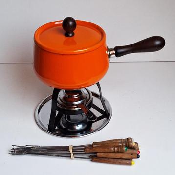 Oranje kleurig fonduestel uit jaren '70, nog in prima staat beschikbaar voor biedingen