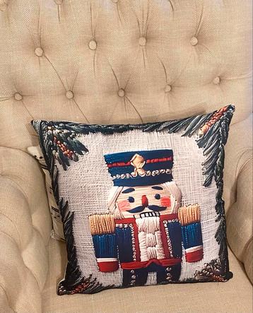 Notenkraker Kussen - 45x45 cm beschikbaar voor biedingen