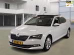 Skoda Superb 1.5 TSI ACT/AUT/PANO/NAVI/XENON/PDC/BOMVOLL, Auto's, Skoda, 730 kg, 4 cilinders, 150 pk, Wit