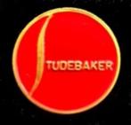 Studebaker pin- rood gelakt, Verzamelen, Verzenden, Nieuw, Transport, Speldje of Pin