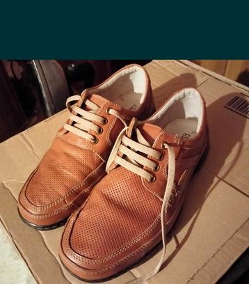Mooie heren  leren veterschoenen  beschikbaar voor biedingen