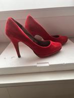 Dames schoenen met hak, maat 37. Stof fluweel, Kleding | Dames, Schoenen, Pumps, Ophalen of Verzenden, Rood, La Strada