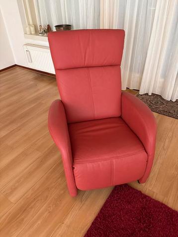 Lederen Relaxfauteuil rood - als nieuw beschikbaar voor biedingen