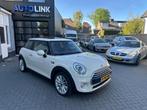 Mini Mini 1.5 Cooper | PANO | NAVI | KEYLESS GO | CRUISE |, Voorwielaandrijving, 136 pk, Gebruikt, 4 stoelen