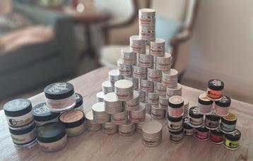 Veel kleuren gellak en acrylpoeder wegens beëindigen salon   beschikbaar voor biedingen
