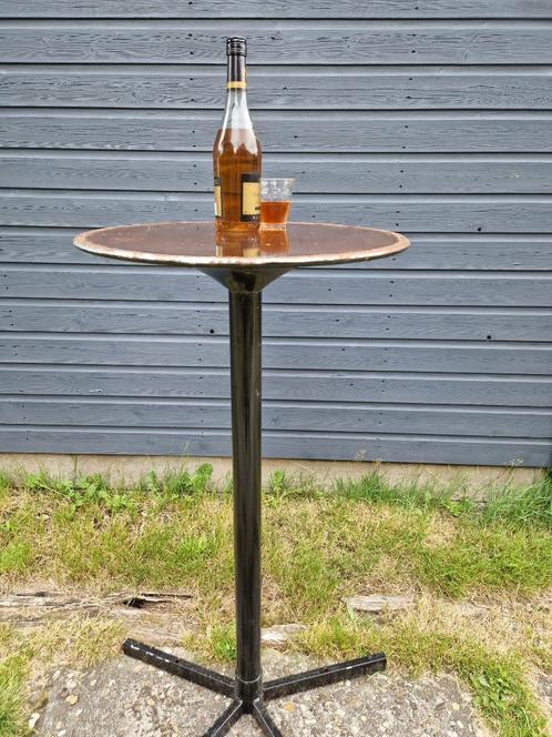 Metalen statafel bovenzijde roestkleur met epoxylaag 2 stuks, Huis en Inrichting, Tafels | Statafels, Gebruikt, Ophalen
