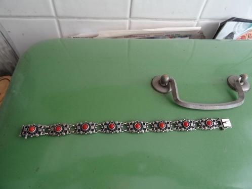 Antieke oude zilveren armband met bloedkoraal, Sieraden, Tassen en Uiterlijk, Antieke sieraden, Armband, Zilver, Met edelsteen