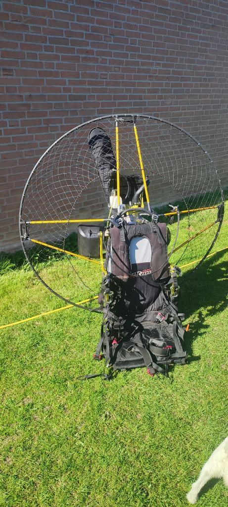 Paramotor Flymecc sky110S, Sport en Fitness, Zweefvliegen en Paragliding, Gebruikt, Paramotor, Gemotoriseerd, Ophalen