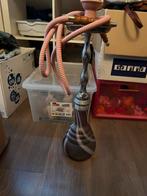 Waterpijp Een waterpijp, ook bekend als hookah, nargileh, Ophalen of Verzenden, Zo goed als nieuw