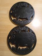 2 gietijzeren pannenonderzetters varken, Ophalen of Verzenden, Glas of Kopje