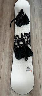 mooi atamic board van ongeveer 156cm met zgan flow bindingen, Sport en Fitness, Snowboarden, Ophalen of Verzenden, Zo goed als nieuw