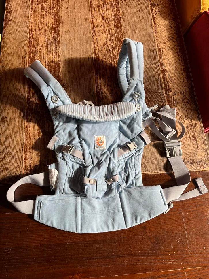 Draagzak Ergobaby Adapt azure blue, Kinderen en Baby's, Babydragers en Draagdoeken, Zo goed als nieuw, Draagzak, Buik, Rug of Zij