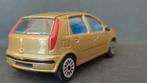 Fiat Punto 2001 1:43 majorette Pol, Hobby en Vrije tijd, Modelauto's | 1:43, Verzenden, Zo goed als nieuw