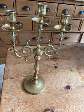 Brocante koperen Kandelaar beschikbaar voor biedingen