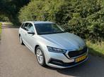 Skoda Octavia 1.0 TSI E-tech Mhev 110pk DSG 2021 Grijs, Auto's, Skoda, Zwart, Stationwagon, 19 km/l, 3 cilinders