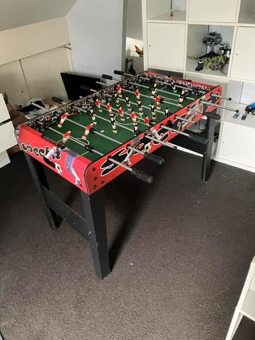 Mooie voetbaltafel 115 x 80 beschikbaar voor biedingen