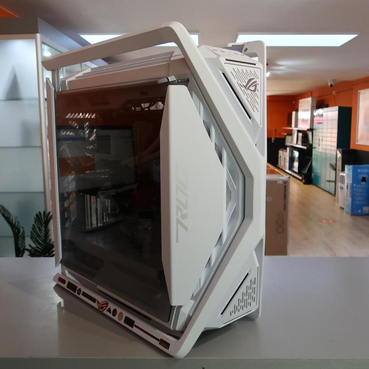 Asus ROG GR701 Hyperion Gaming PC Ryzen7/32GB/2TB/RTX 4060, Computers en Software, Desktop Pc's, Zo goed als nieuw
