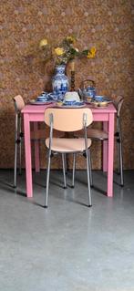 Roze keukentafel tafel set met 3 formica stoelen !, Huis en Inrichting, Tafels | Eettafels, Ophalen, 100 tot 150 cm, 50 tot 100 cm