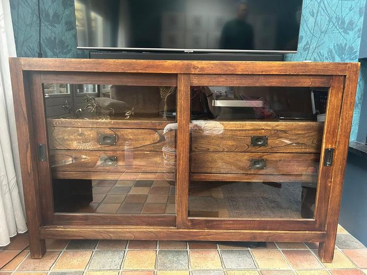 Houten TV-meubel met glazen schuifdeuren, Huis en Inrichting, Kasten | Televisiemeubels, Gebruikt, Minder dan 100 cm, 100 tot 150 cm