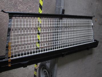 Afdek zeil/ rooster kofferruimte  MB W  124 beschikbaar voor biedingen