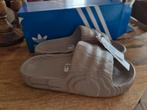 Adidas slippers, Ophalen, Zo goed als nieuw, Sneakers of Gympen