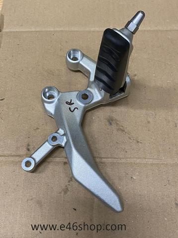 VOETSTEUN SCHETSPLAAT RECHTS BMW S1000XR OE 8404606 beschikbaar voor biedingen
