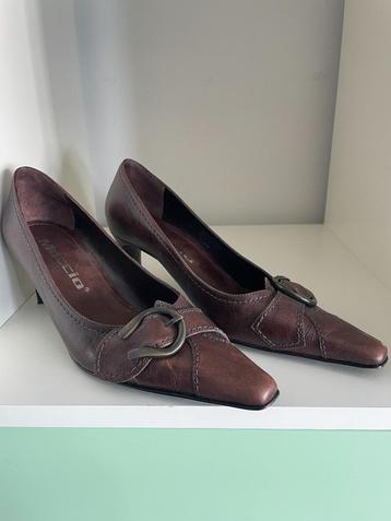 Moccio bruin leren pumps beschikbaar voor biedingen