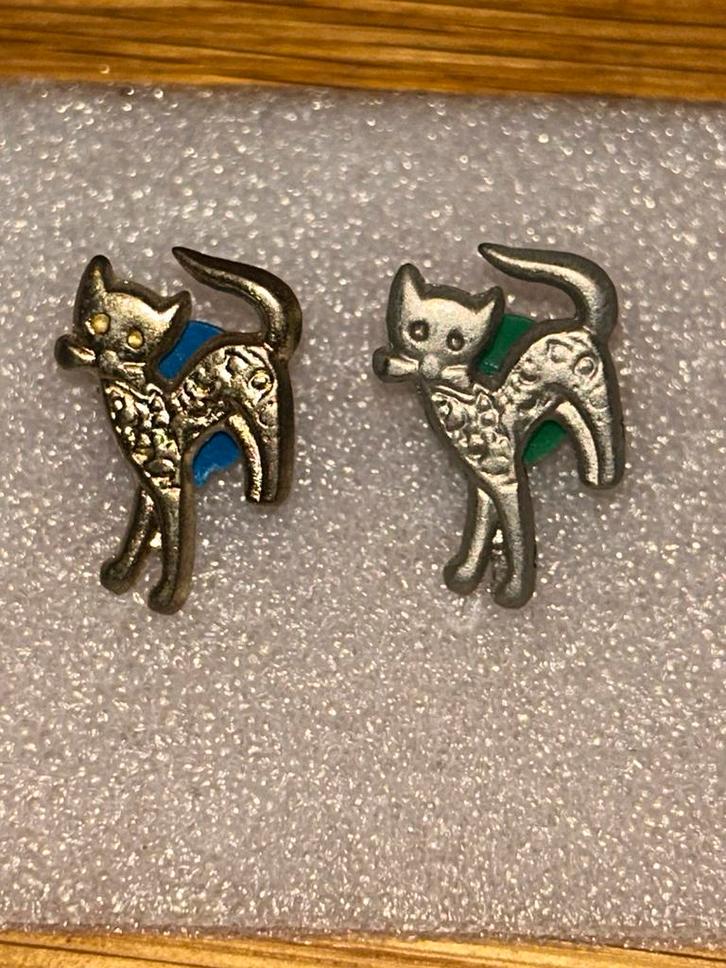 Katten pins, Verzamelen, Speldjes, Pins en Buttons, Zo goed als nieuw, Speldje of Pin, Dier of Natuur, Ophalen of Verzenden