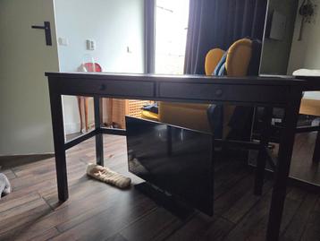Hemnes bureau Ikea beschikbaar voor biedingen