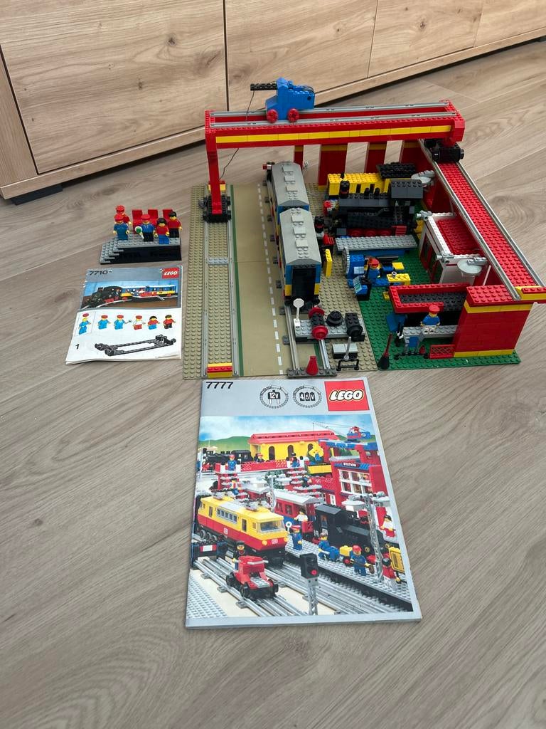 LEGO 7777 Garage + 7710 Trein Set, Ophalen of Verzenden, Gebruikt