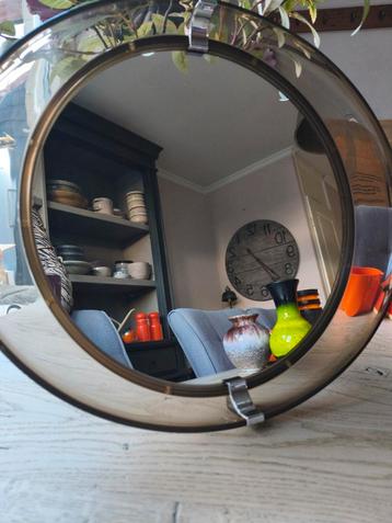 Vintage jaren 70 ovale spiegel "space age" look beschikbaar voor biedingen
