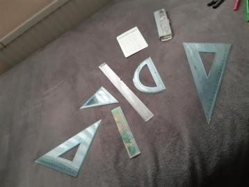 Linealen en passer beschikbaar voor biedingen