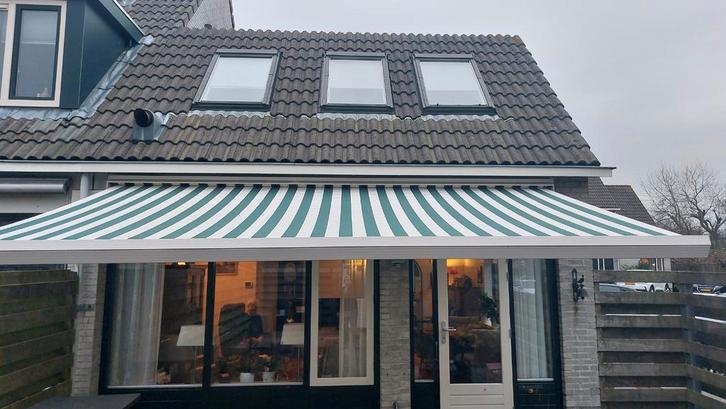 Elektrisch terrasscherm 5.00x3.00, Tuin en Terras, Zonneschermen, Zo goed als nieuw, Knikarmscherm, Elektrisch, Ophalen