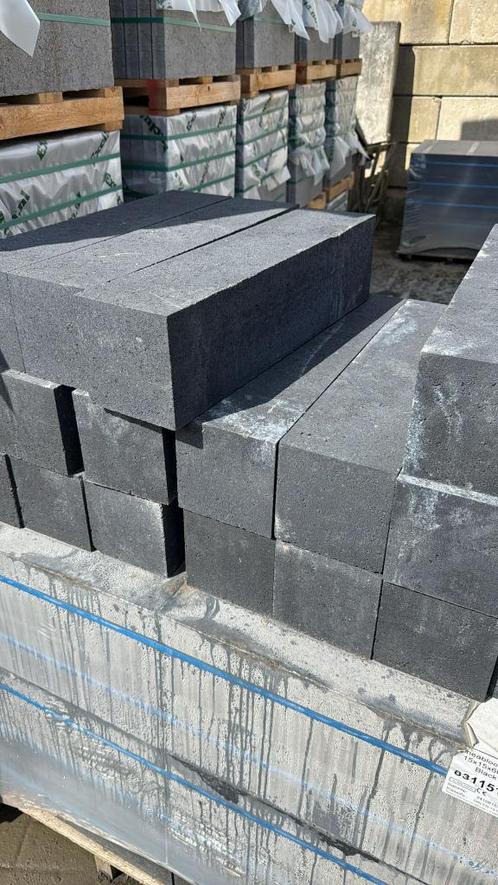 Restant 119 stuks 15x15x60 cm lineablock linia pallissade, Tuin en Terras, Bielzen en Borders, Nieuw, Blok, Beton, Minder dan 25 cm