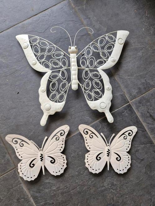 3 witte decoratieve vlinders van metaal, Tuin en Terras, Tuinwanddecoratie, Zo goed als nieuw, Ophalen of Verzenden