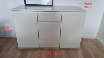 Witte Dressoir Kast / Commode beschikbaar voor biedingen