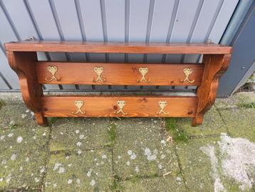 Houten Wandkapstok met Plank beschikbaar voor biedingen