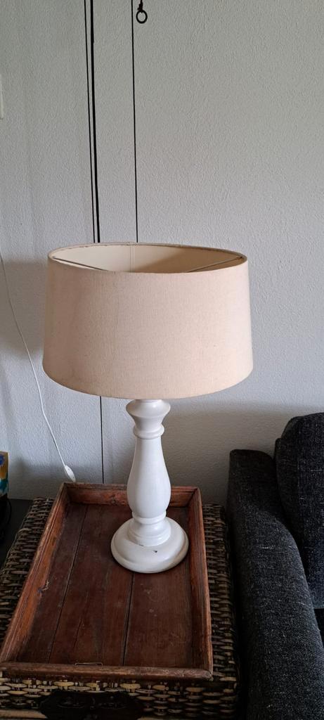 Witte Tafellamp met Crème Kap, Huis en Inrichting, Lampen | Vloerlampen, Zo goed als nieuw, Minder dan 100 cm, Hout, Stof, Ophalen