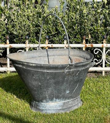 Brocante oud zinken kolenemmer / emmer met handvat  beschikbaar voor biedingen