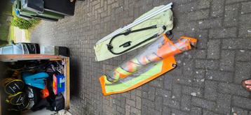 Mast en giek voor kindertuig beschikbaar voor biedingen