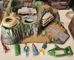 thunderbirds cave met pop en diverse zwaar bespeeld, Verzamelen, Ophalen, Gebruikt, Pop