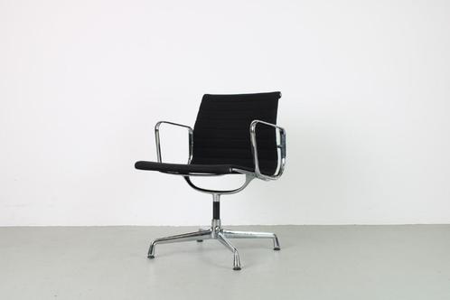 3 Vitra Eames EA 107, zwart hopsak, Chroom, Huis en Inrichting, Stoelen, Gebruikt, Drie, Metaal, Stof, Zwart, Ophalen